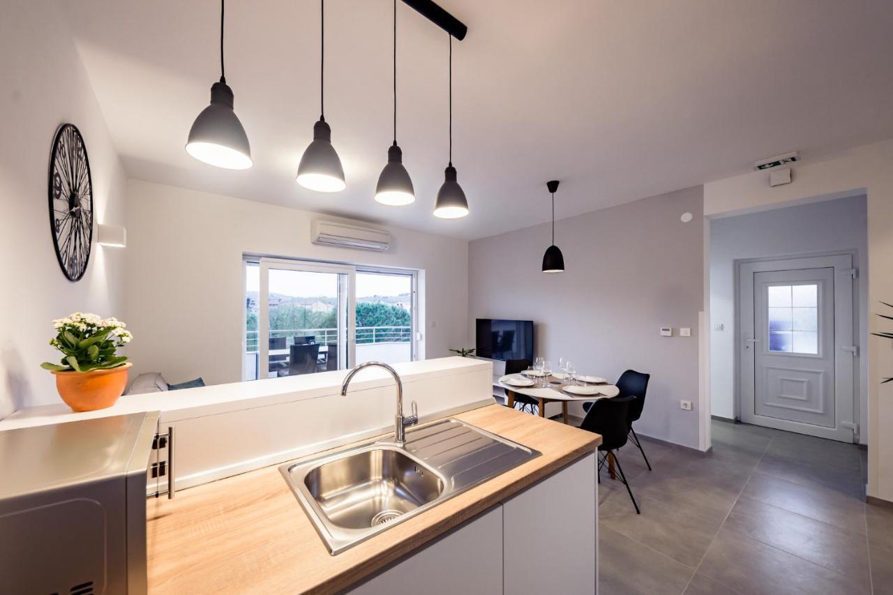 Apartmani Villa Zora Лопар Экстерьер фото